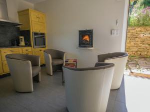 Graceful Holiday Home in Montclar with bubble bath
