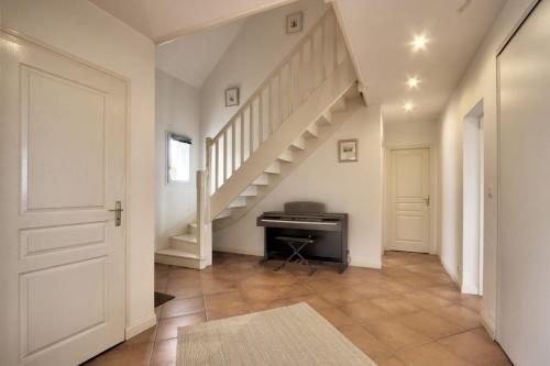 Grand Pavillon Contemporain sur une colline dominant Amboise et son château