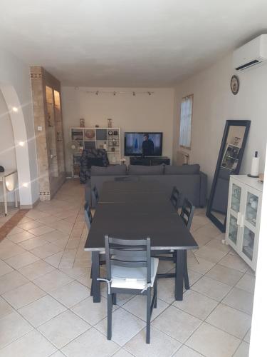 Grande maison avec 5 chambres et jardin