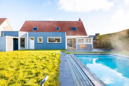 Grande maison avec piscine et jacuzzi à la campagne
