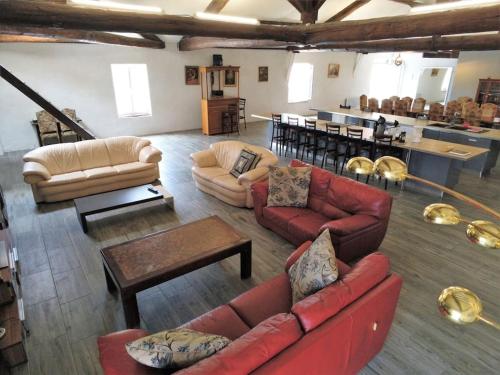 Grande maison familiale avec piscine couverte