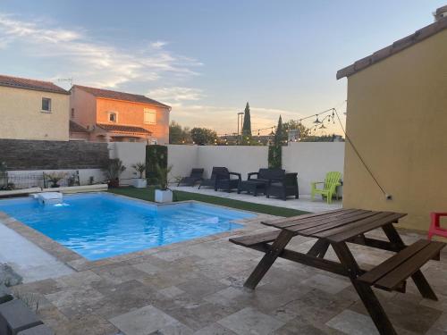 Grande maison+ piscine pour groupe/grande famille