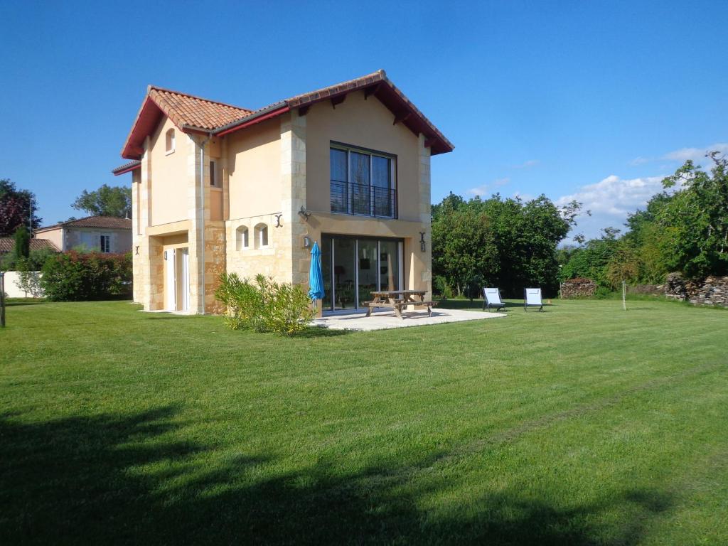 Maison de vacances GRANGE LA BIGARDERIE La Bigarderie 33390 Blaye