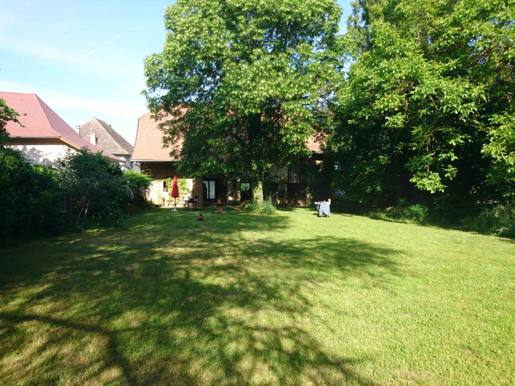 Grange rénovée et son jardin dans l'Avant Pays Savoyard 521 route de l'Ancienne Chapelle, 73240 Champagneux