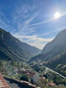 Maison de vacances Green Valley House Madeira Caminho da Levada Grande, n 23 9350-344 Ribeira Brava Madère