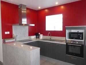 Ground floor holiday home with modern design, Montagnac