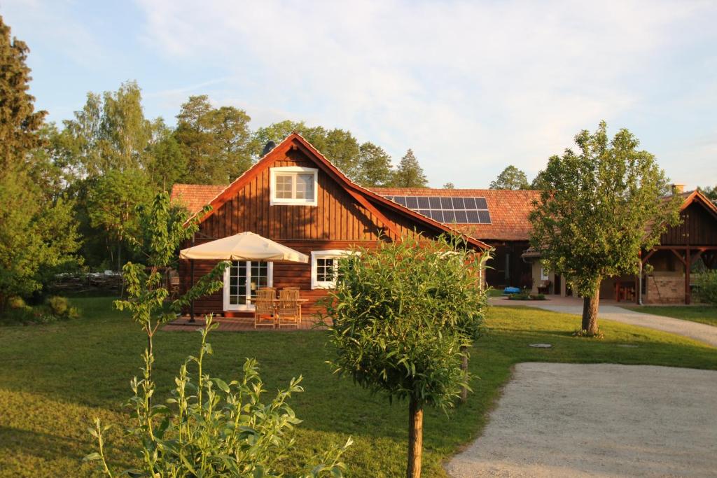 Maison de vacances Grüne Farm - FeWo Ost 37 Willischzaweg 03096 Burg Kauper