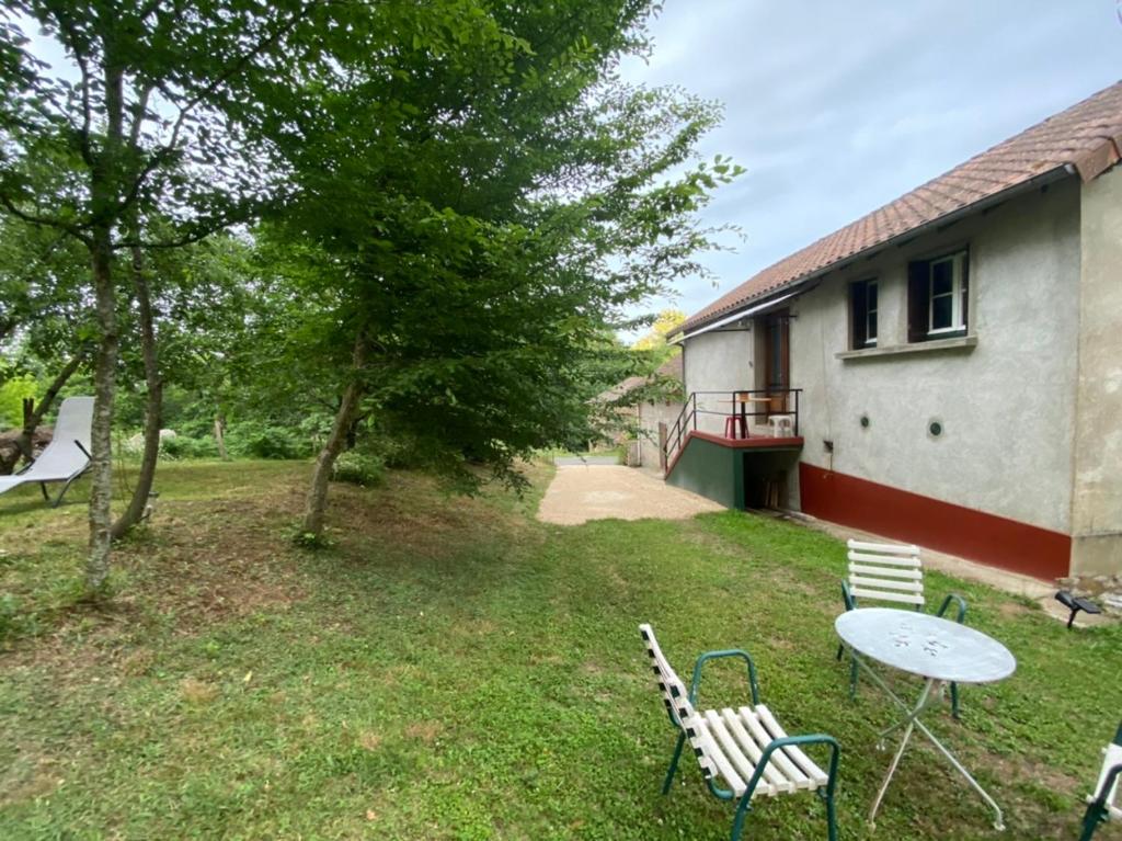 Guest House du vieux chêne 1894 Route du Pontillou, 24800 Nantheuil