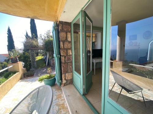 Guest House with Panoramic Views, near Cannes