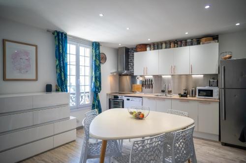 GuestReady - A blue touch near the airport