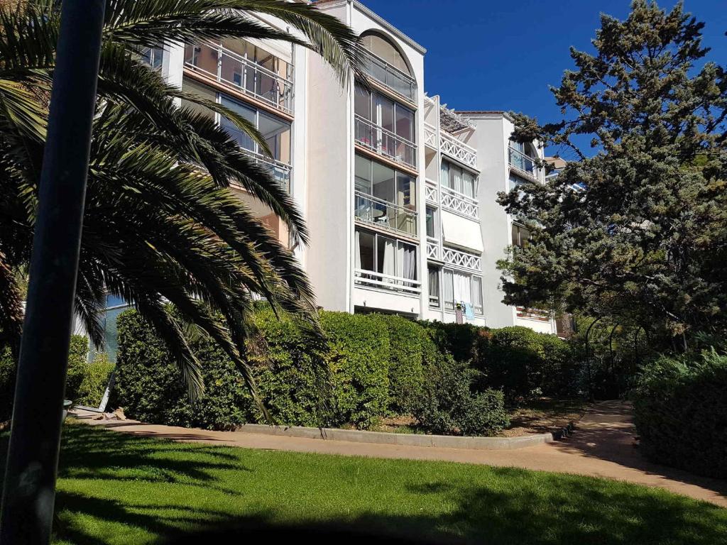 GuestReady - Beautiful Air-Conditioned House 5min from the Beaches 06400 Cannes