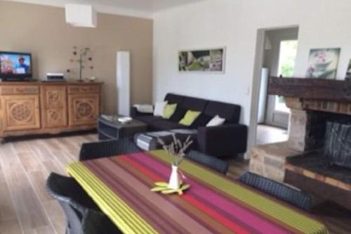 GuestReady - House with south facing garden