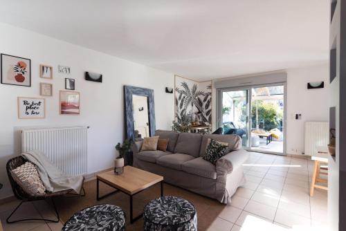Guilhermy - Maison contemporaine avec jardin
