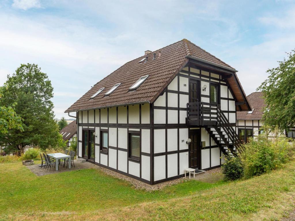 Maison de vacances Half timbered house in Kellerwald National Park with a fantastic view  35110 Frankenau