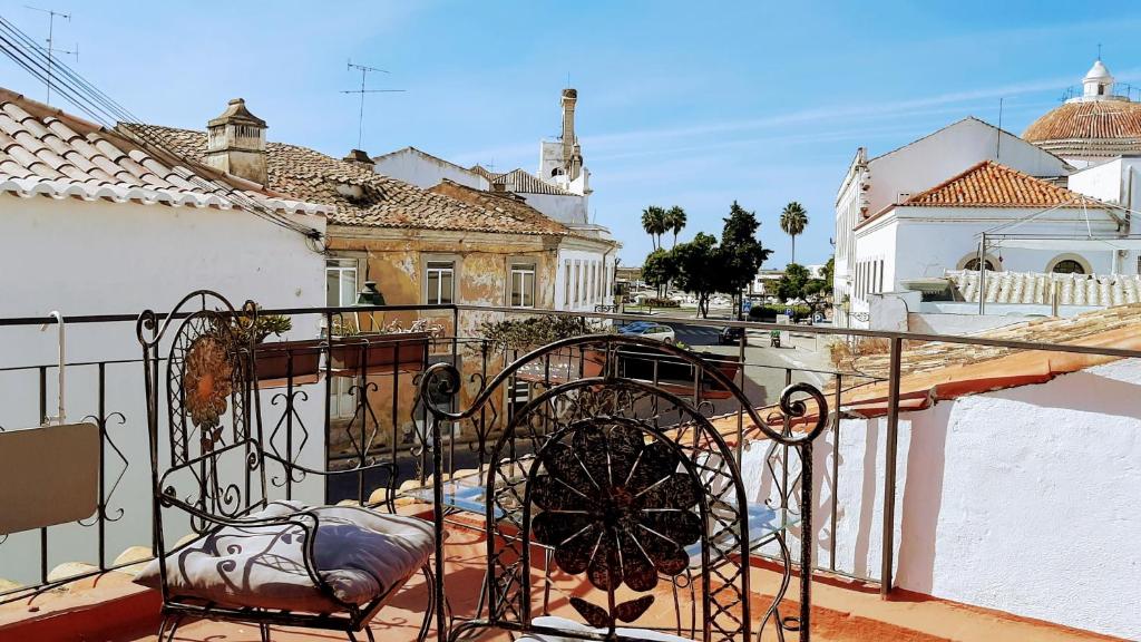 Happy Terrace Downtown Tiny House 100% Portuguese Rua da Misericórdia 17, 8000-269 Faro