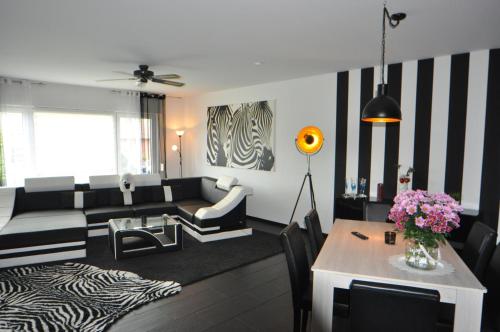 Haus Kenzo 65348