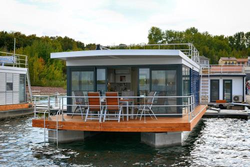 Hausboot No. 5 \