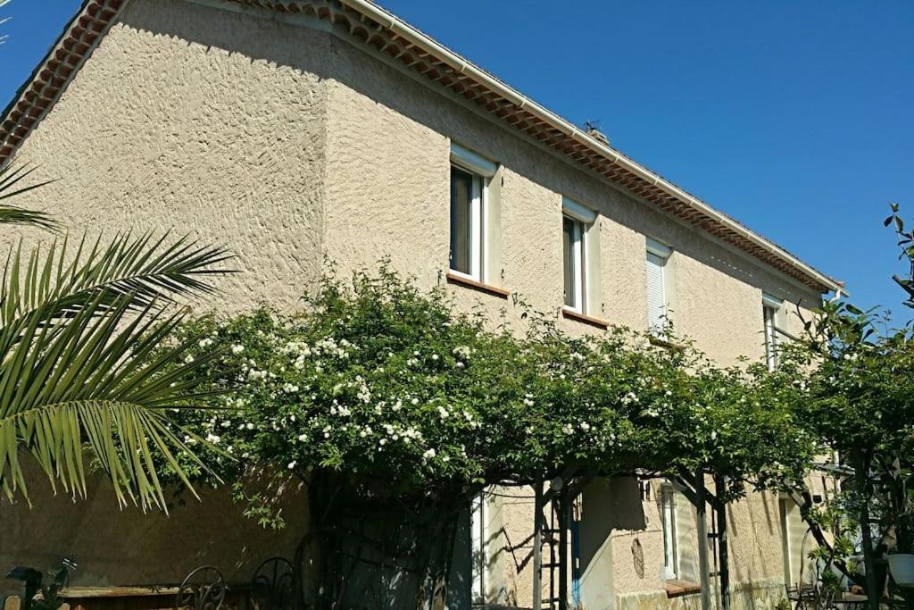 Haut de villa idéal pour familles avec tout-petits de moins 4 ans 794 Route de l Almanarre villa le lezard, 83400 Hyères