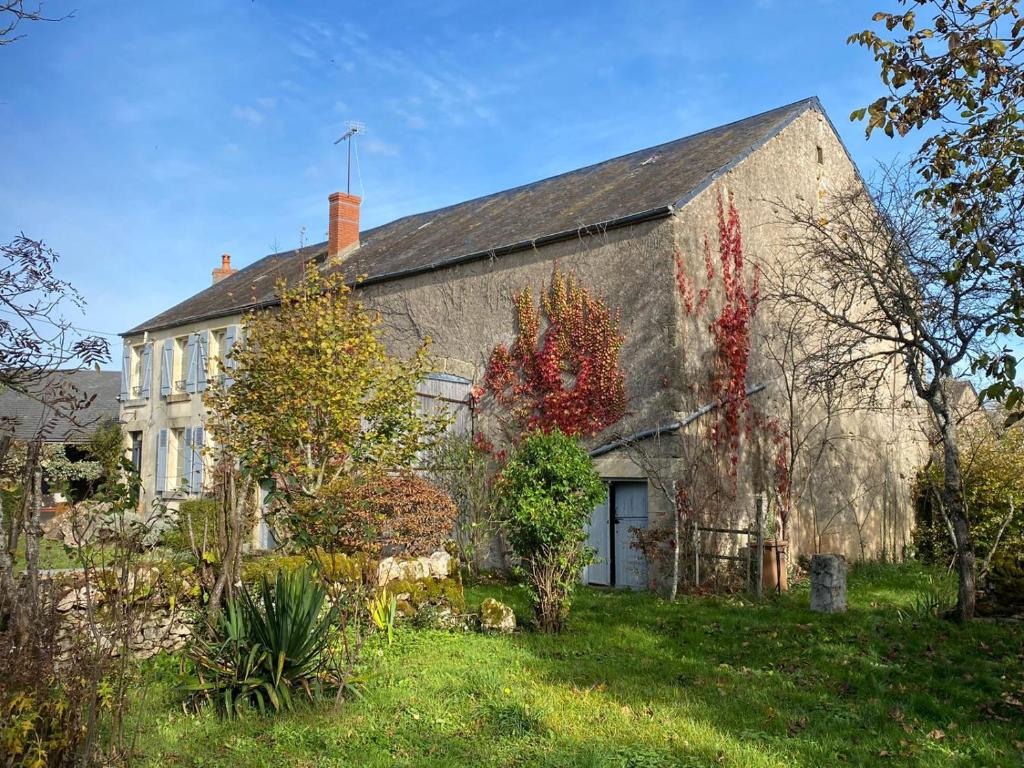 Het huis bij de notenboom. 18 Rue Jean Baptiste Rigaud 58800 Marigny-sur-Yonne, 58800 Marigny-sur-Yonne