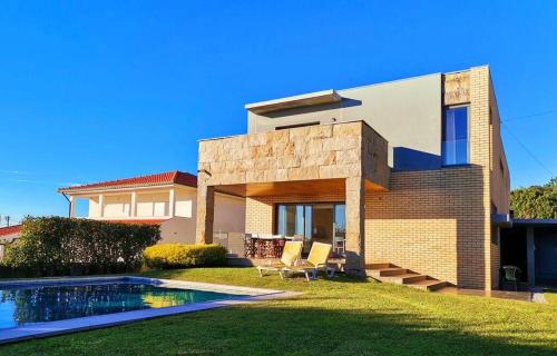 Hill & Beach house