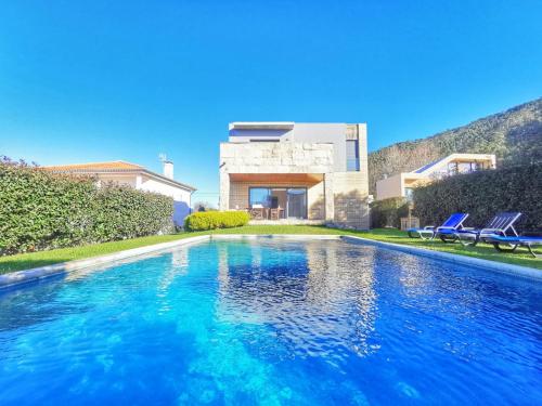 Hill & Beach house