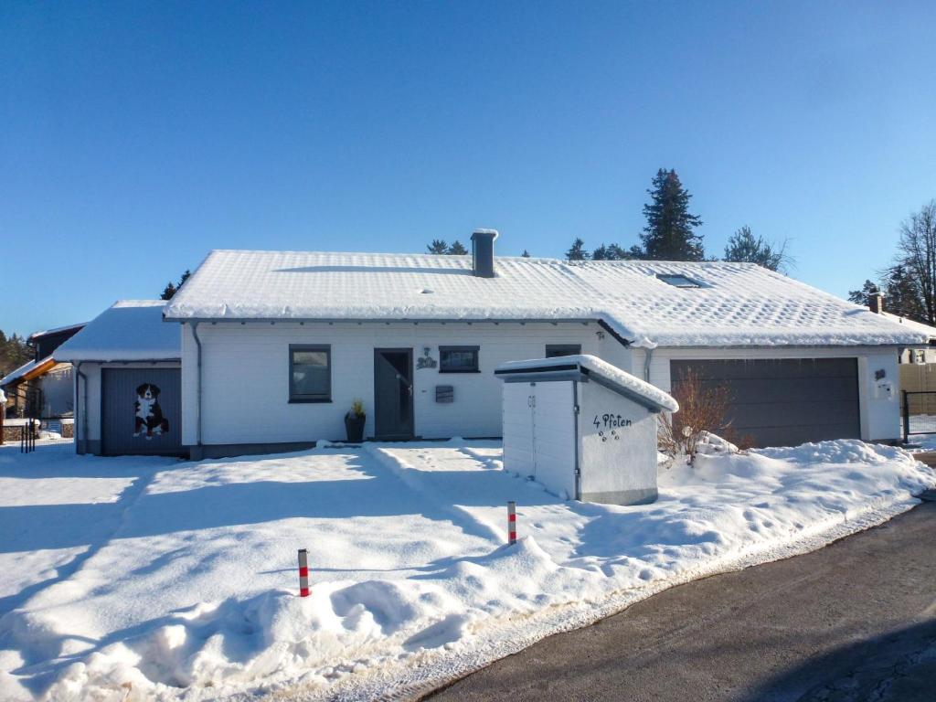 Holiday Home 4 Pfoten , 79843 Dittishausen