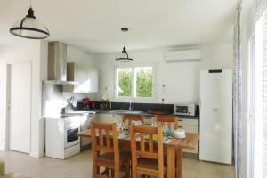 holiday home, Arpaillargues-et-Aureillac