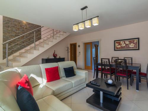 Holiday Home Bela Vitta