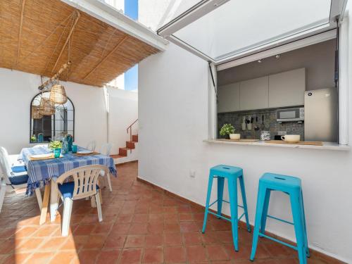 Holiday Home Blue Notes