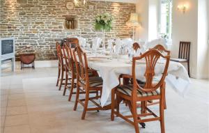 Holiday home Château de Bremesnil P-836