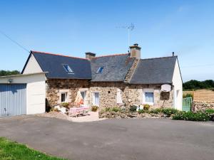 Holiday Home Chez Yvonne - PBA116