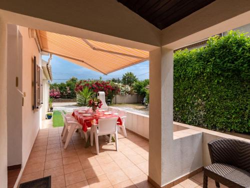 Holiday Home Dami I - MNI211