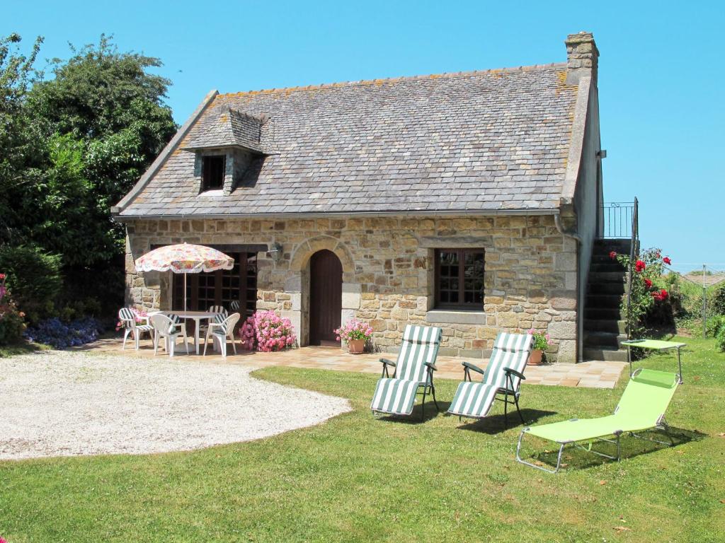 Maison de vacances Holiday Home Entre Terre et Mer - PLR200  29430 Plounévez-Lochrist