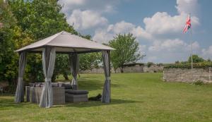 Holiday Home for 10 Guests With Pool Spa and Sauna