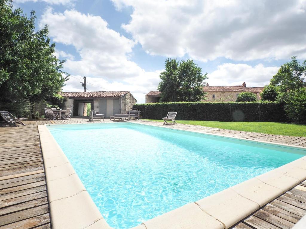 Maison de vacances Holiday Home Gîte La Tour  85410 Saint-Laurent-de-la-Salle