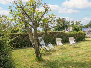 Holiday Home Gîte Le Landhuismes - HUI100