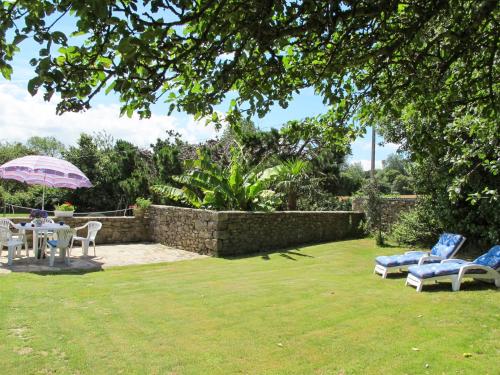 Holiday Home Gîte Triskell - PML101