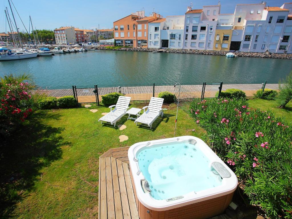 Maison de vacances Holiday Home Île St Martin  34300 Le Cap d\'Agde