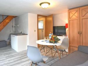 Holiday Home in G ntersberge with Garden Terrace BBQ