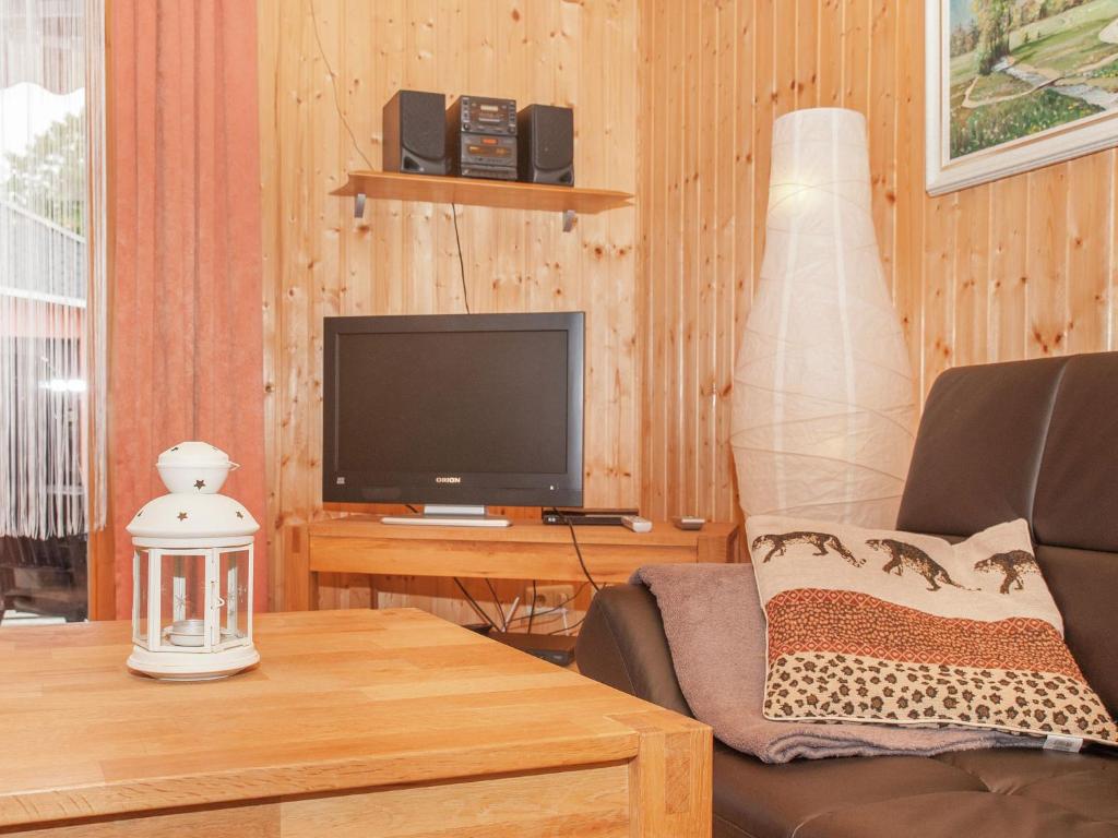 Holiday Home in Gehren with Terrace Balcony Heating BBQ , 98708 Altenfeld