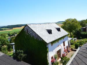 Holiday Home in Ittel with Balcony Heating BBQ Parking
