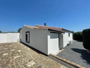 Maison de vacances Holiday Home in Pouzols-Minervois with Private Outdoor Pool  11120 Pouzols-Minervois Languedoc-Roussillon