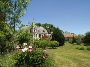 Holiday Home in Pressac with Swimming Pool Pond Heating