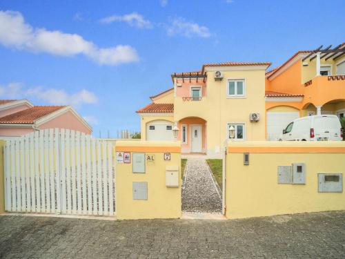 Holiday home in Santa B rbara with garden and terrace