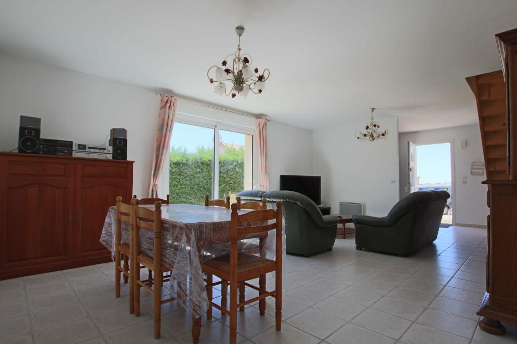 Maison de vacances Holiday home in the immediate vicinity of Royan and the island of Oléron 72 rue des fiefs Pavillion N°4 17600 Le Gua