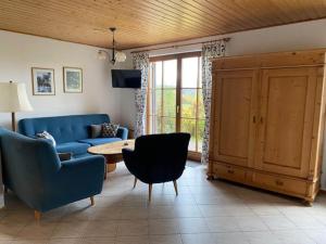Maison de vacances Holiday home in the Kn llgebirge with balcony garden and lovely view  36286 Neuenstein Hesse