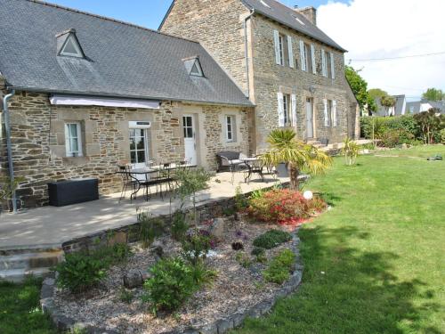 Holiday Home Kalon Roz - LOX104
