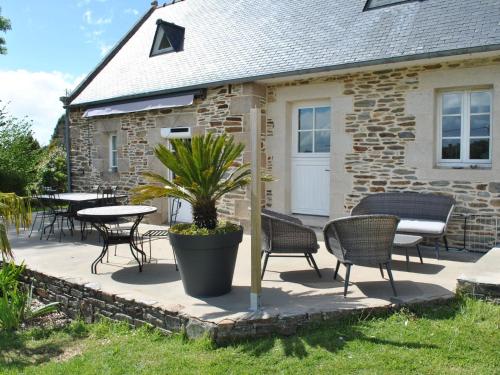 Holiday Home Kalon Roz - LOX104