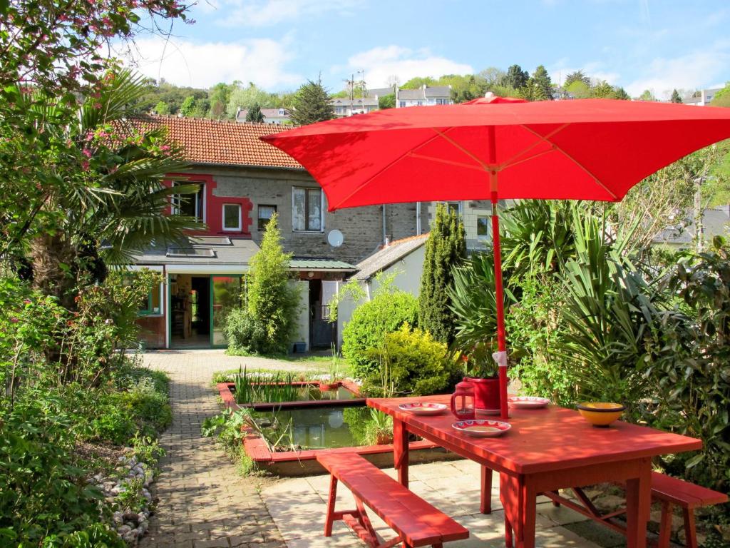 Maison de vacances Holiday Home L'Oté rouge - PLX105  22190 Plérin