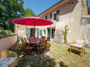 Maison de vacances Holiday Home La Chambaillarde - DLF120  26160 Le Poët-Laval Rhône-Alpes